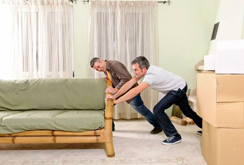 Как легко передвинуть тяжелую мебель в одиночку по ковру или линолеуму